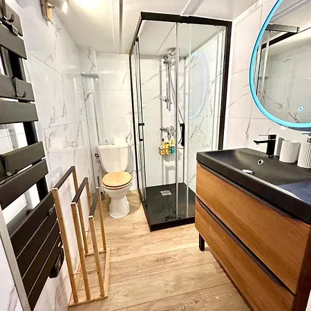 Small Duplex - Downtown - Close To Beaches Appartement
