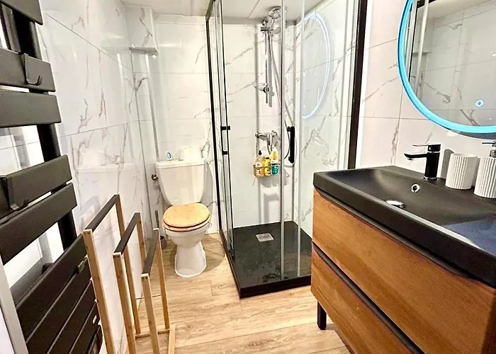 Small Duplex - Downtown - Close To Beaches Appartement
