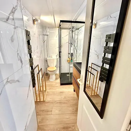 Small Duplex - Downtown - Close To Beaches Apartmán *