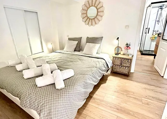 Small Duplex - Downtown - Close To Beaches