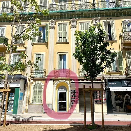 Small Duplex - Downtown - Close To Beaches Apartamento